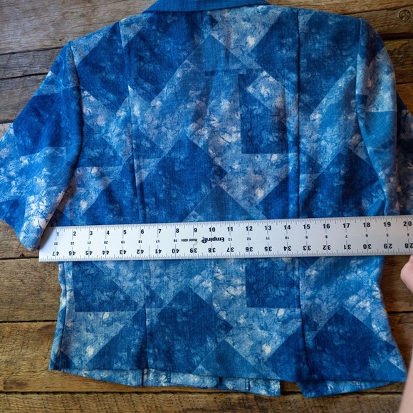 Vintage blue patterned button up crop top - Picture 7 of 7